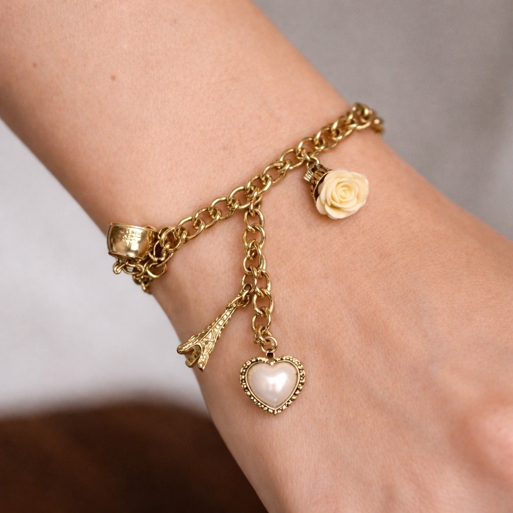 Vintage Gold Tone‎ Charm Bracelet Eiffel Tower Rose Heart Pearl